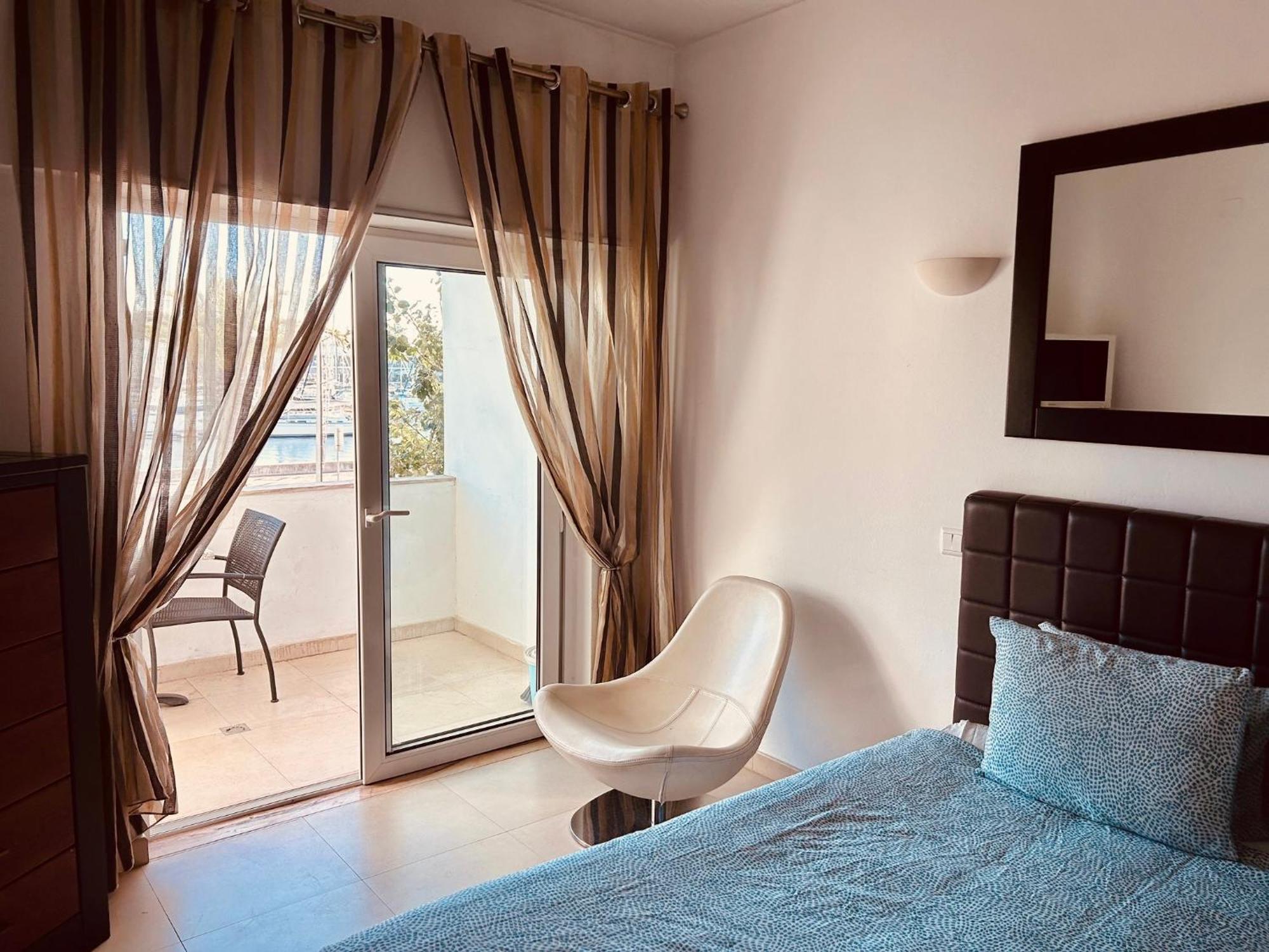 Lagos Marina View Apartment Near Beaches And Shops Екстер'єр фото