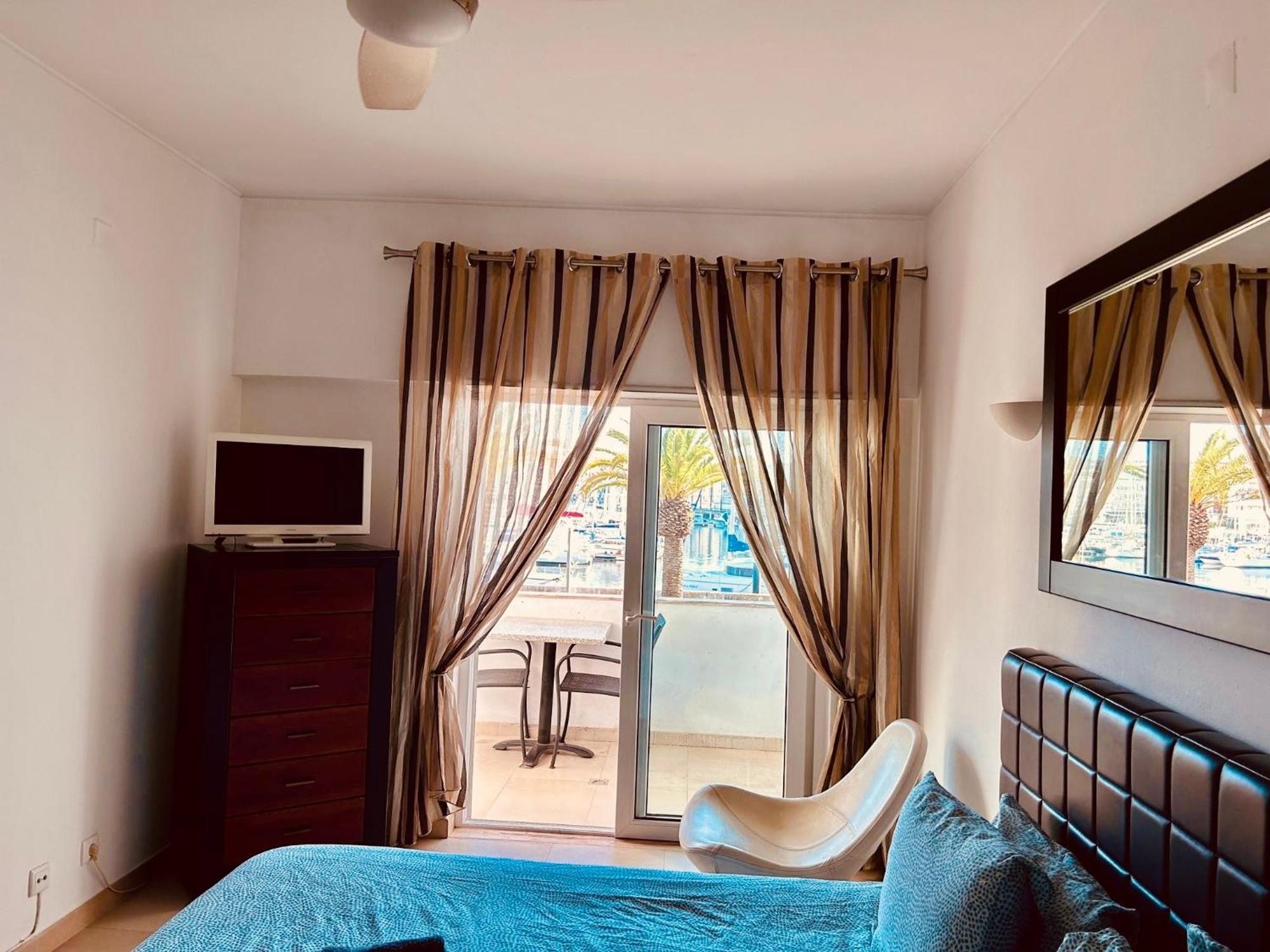 Lagos Marina View Apartment Near Beaches And Shops Екстер'єр фото